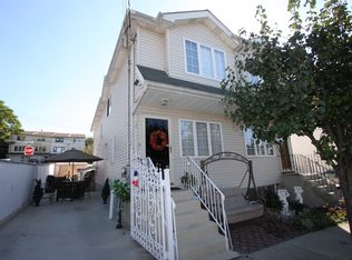 16 Winegar Ln, Staten Island, NY 10310