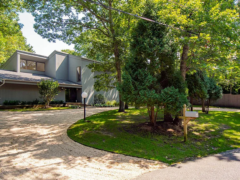 23 Squires Path — Photo 17