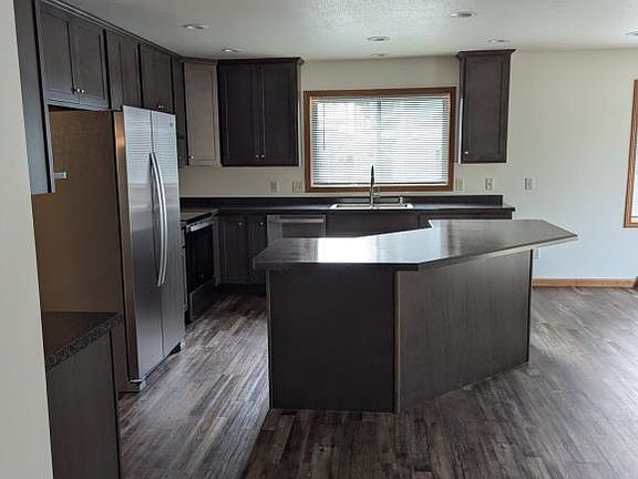 3rd image of 640 Angel Ct