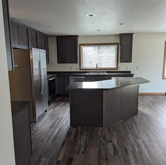640 Angel Ct — Photo 3