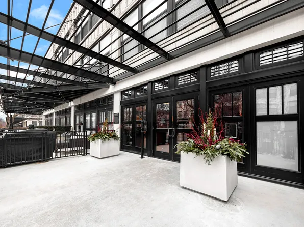 1111 W 15th St Unit 219, Chicago, IL 60608