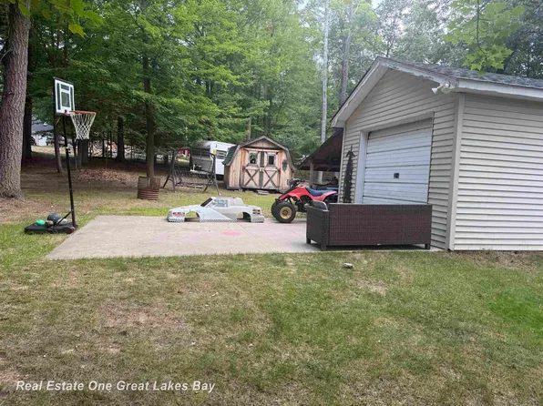 Cuyuga Trl, West Branch, MI 48661