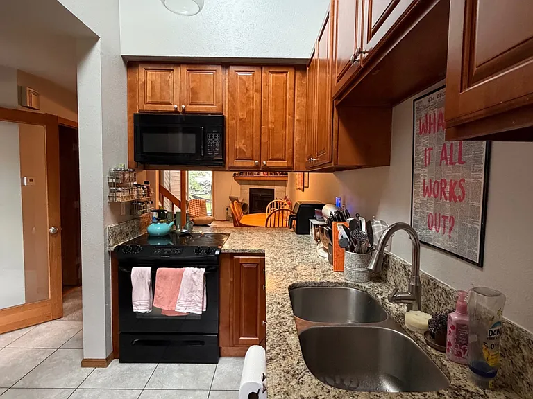3151 Bell Dr — Photo 3