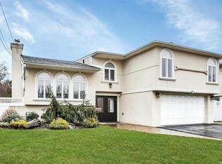1928 Lowell Ln, Merrick, NY 11566