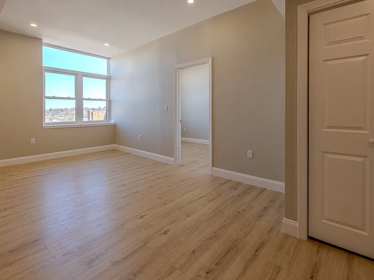 340 Main St #703 — Photo 2