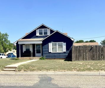 608 9th St, Olton, TX, 79064