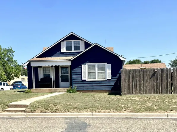 608 9th St, Olton, TX 79064