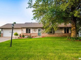10409 W Lake Camelot Dr, Mapleton, IL 61547