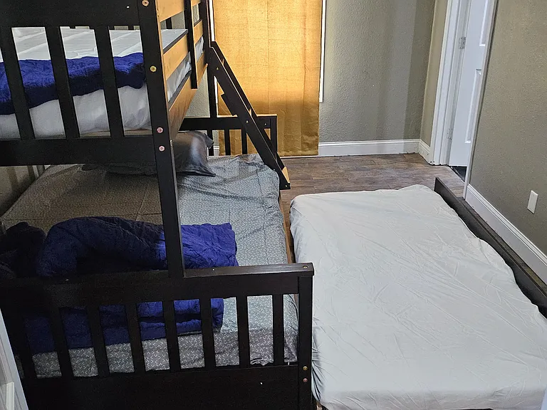 1822 Stella Ave — Photo 26