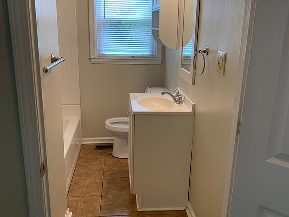 3rd image of 6813 Kentucky Ave