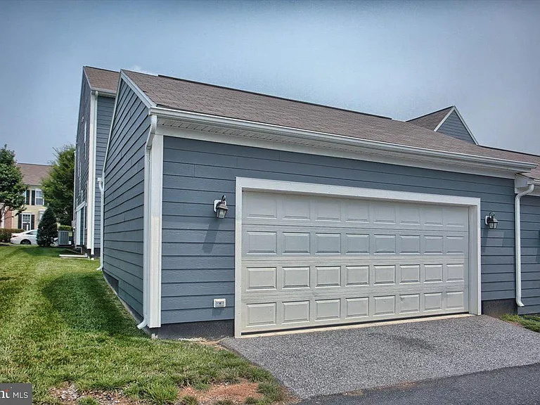 405 Line Rd — Photo 27