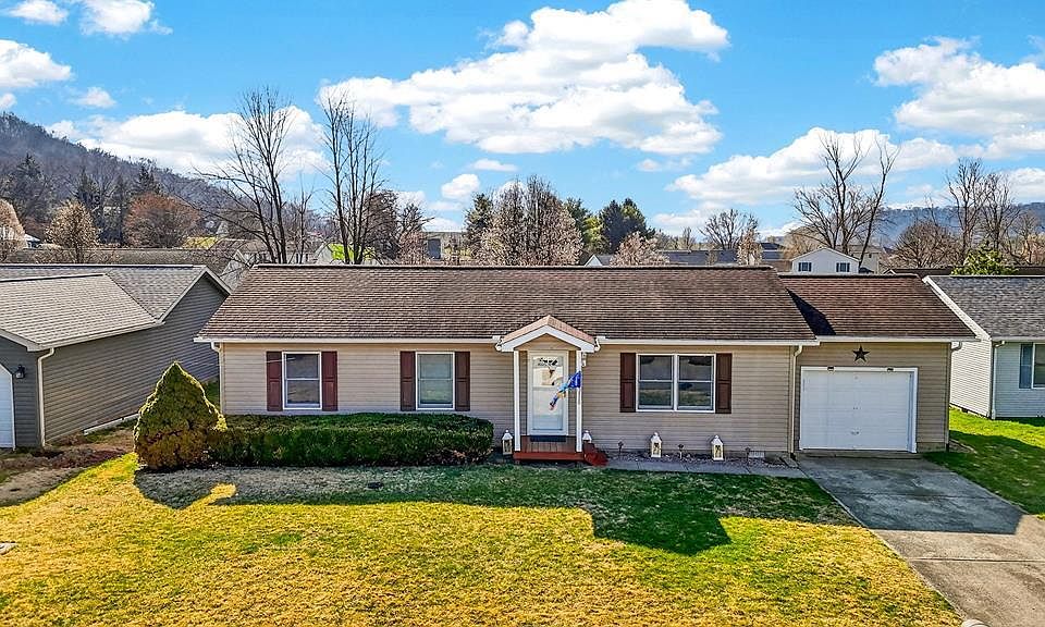 1st image of 70 Willow Creek Rd