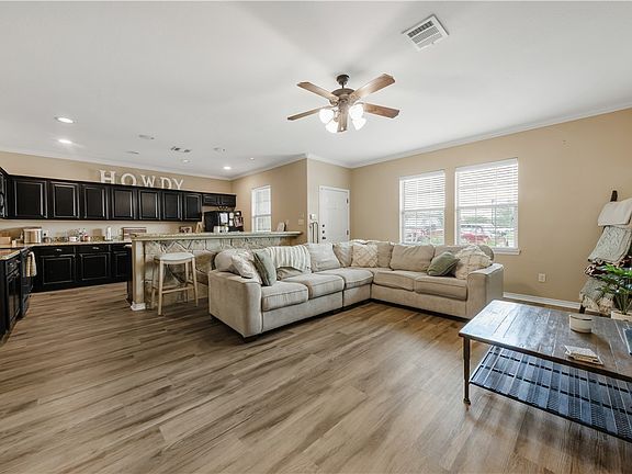 3rd image of 205 Capps Dr