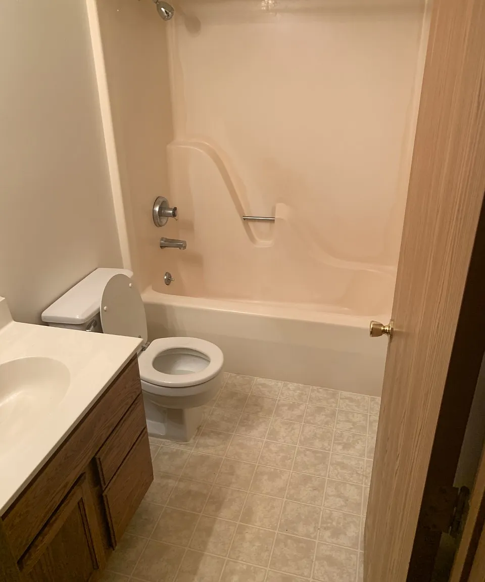 2 bed, 795 sqft, $850 — Photo 2