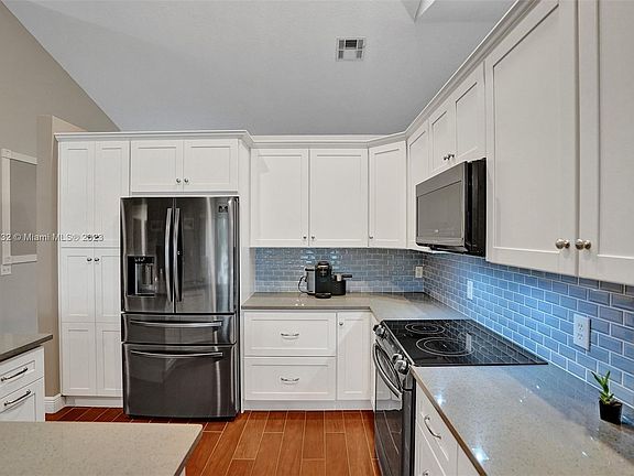 2nd image of 656 NW 164th Ave