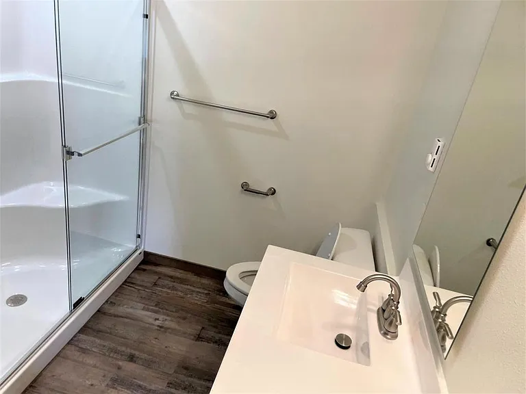 525 Ryan St — Photo 6