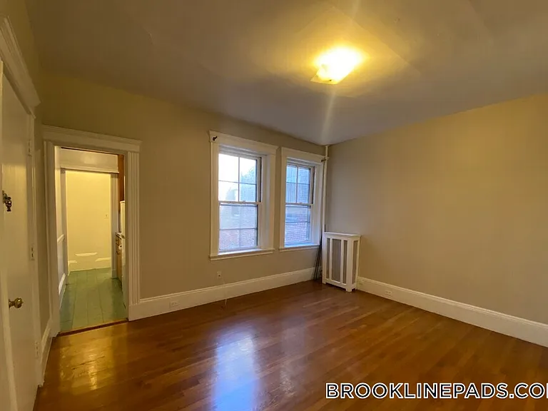99 Marion St #3 — Photo 6