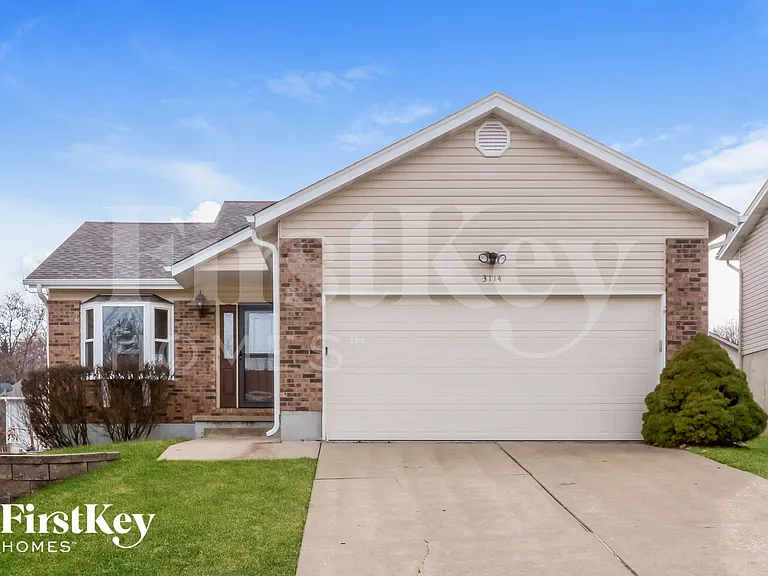 3114 Five Oaks Dr — Photo 1