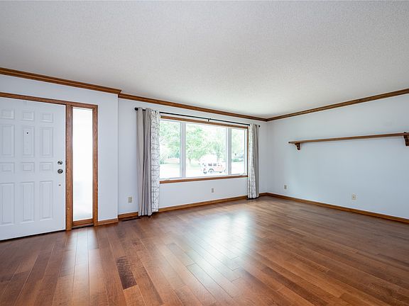 5th image of 3535 28th Ave