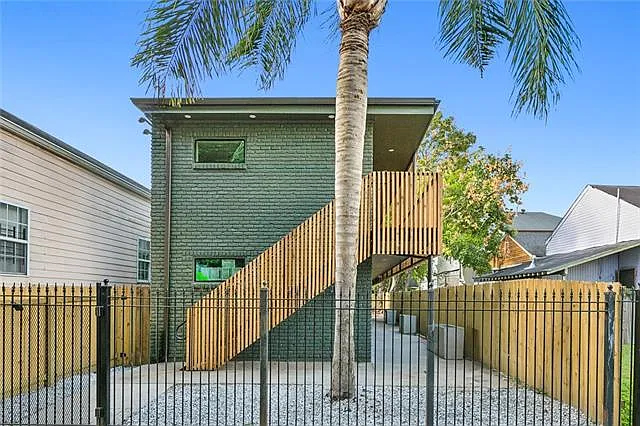 2115 Danneel St #102 — Photo 1