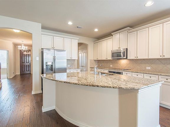 5th image of 8008 Choctaw Ln