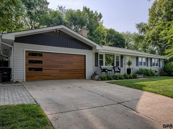 917 S 87th St, Omaha, NE 68114