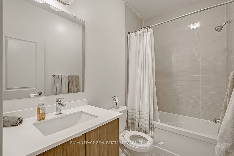 Oakville Townhouse for rent - 3 Bedrooms — photo 30