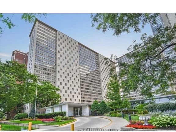 2nd image of 3950 N Lakeshore Dr #2124
