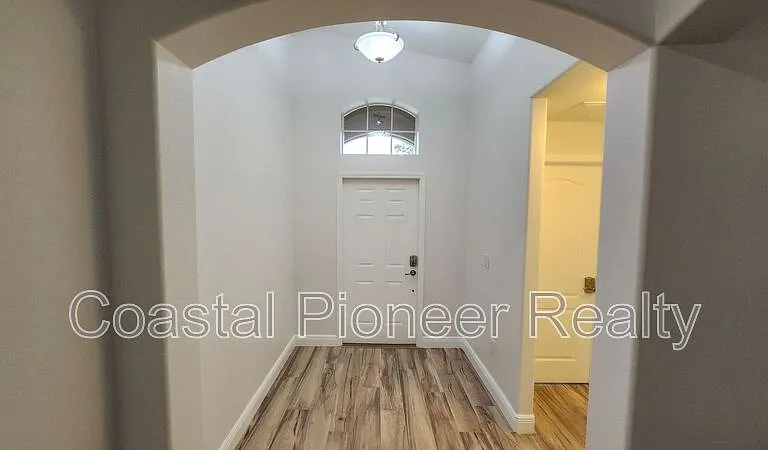 11404 Holmbridge Ln — Photo 3