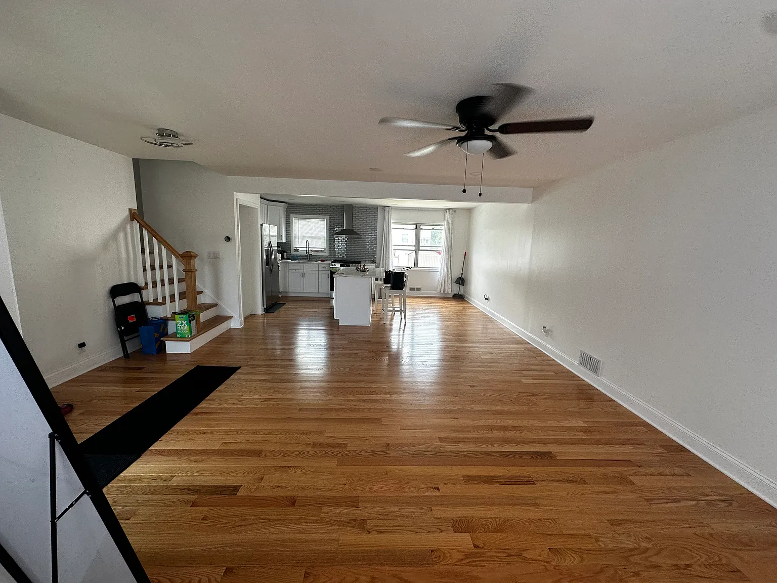 3 bed, 1300 sqft, $2,900 — Photo 2