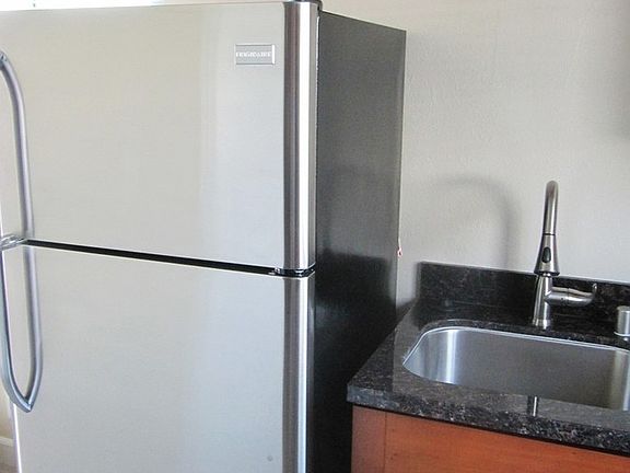 5th image of 1819 Joan Way APT 1