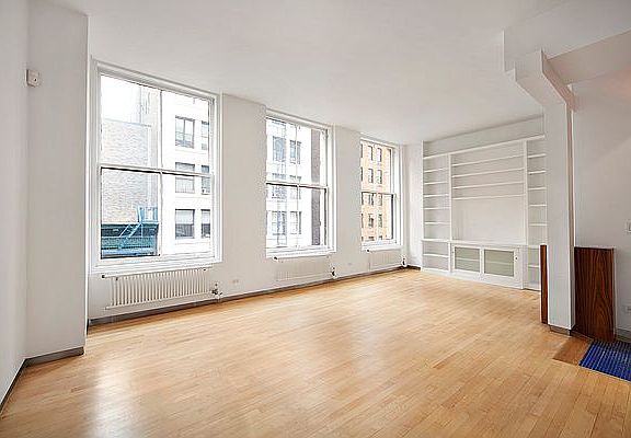3rd image of 29 E 10th St Fl 5
