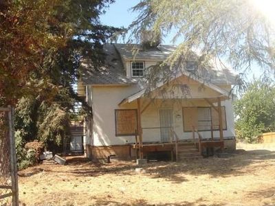 909 E 5th St, Madera, CA, 93638