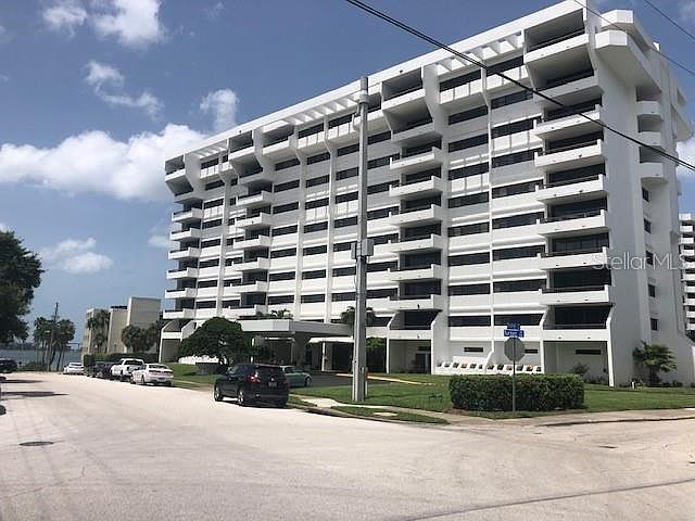 1st image of 30 Turner St APT 906