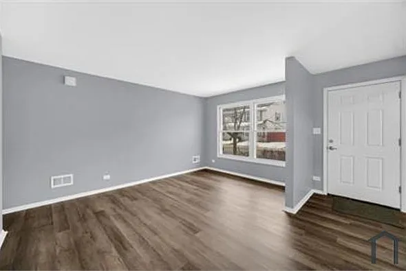 1793 Queensbury Cir — Photo 3