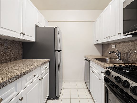 4th image of 85 4th Ave APT 5EE