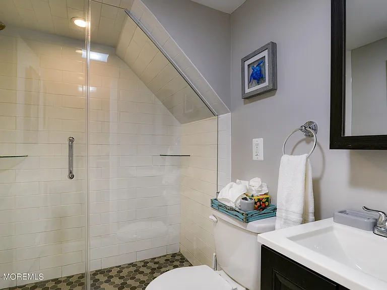 19 Webb Ave #1E — Photo 13