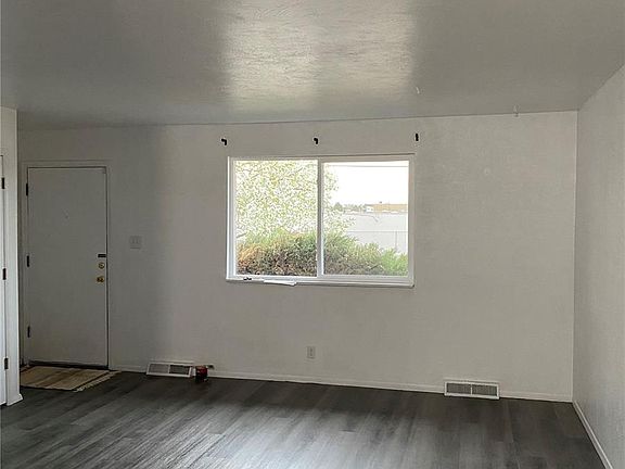 2nd image of 1843 W Pacific Place