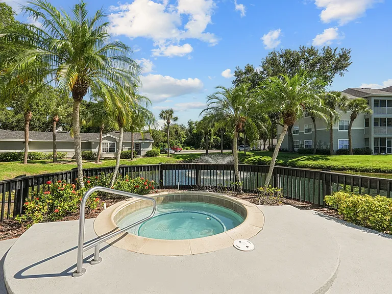 Alvista Sterling Palms — Photo 17