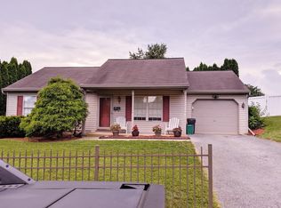 412 N Cedar St, Lititz, PA 17543