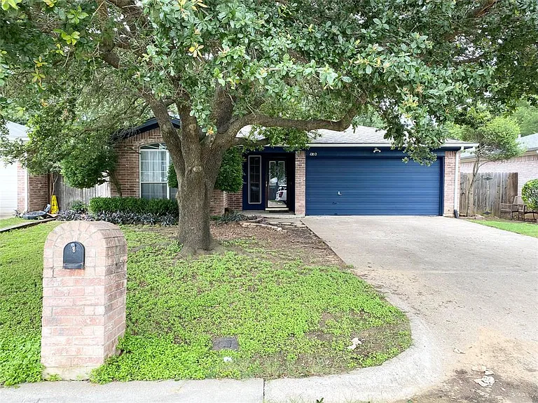 1202 Stone Creek Dr — Photo 18