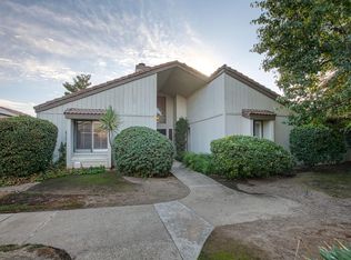 1922 Cougar Ln, Clovis, CA 93611