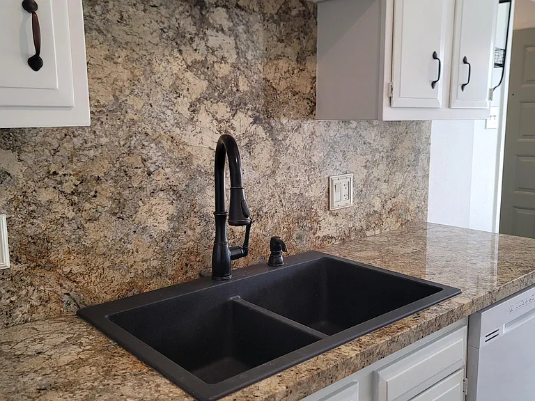 1005 Park Meadow Dr — Photo 10