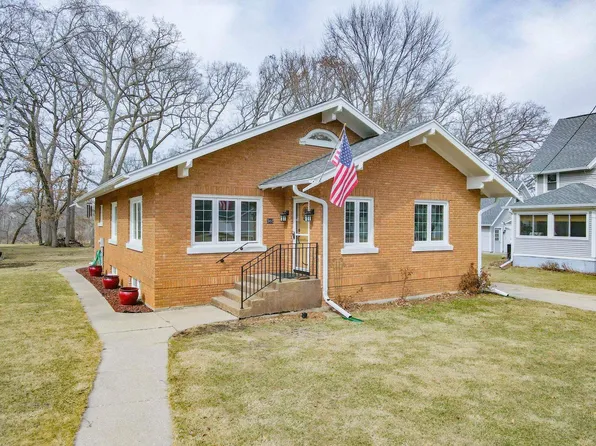 302 Park Street, Cambridge, WI 53523