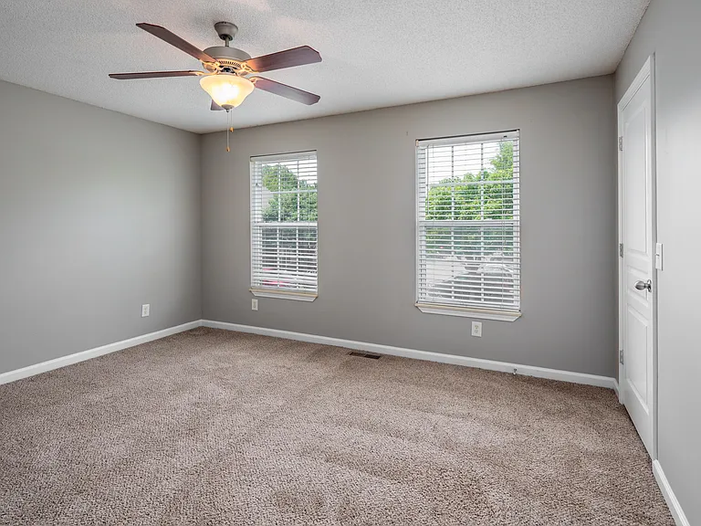 Bedroom with carpet