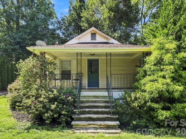 221 N Fork Rd, Black Mountain, NC 28711
