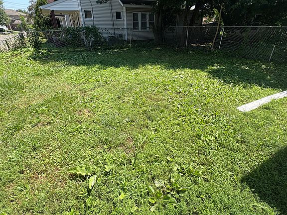FENCED IN YARD (VIEW FROM SLIDING DOOR)