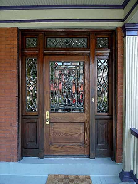 2nd image of 211 Gross St