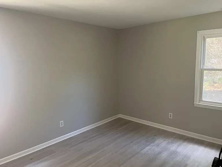 4749 Eastwin Dr — Photo 9