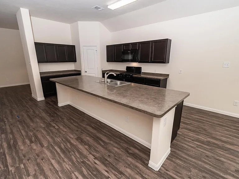 Clover Shore Dr — Photo 7